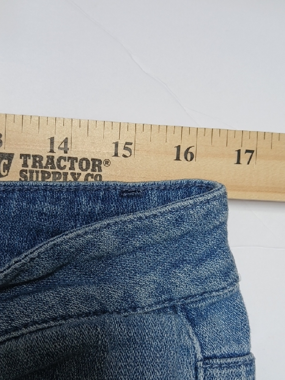 Tru Luxe Embroidered Floral Light Blue Women's Crop Jeans with Lace Trim Size 12 - Picture 10 of 14